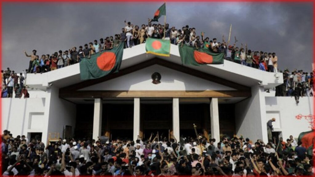 শেখ হাসিনার পতনের পর গণভবনে সেজেছিল আনন্দ-উৎসবের নামাজ, খুশিতে কেঁদেছেন মানুষ 5 august, gonobhobon 2024 picture